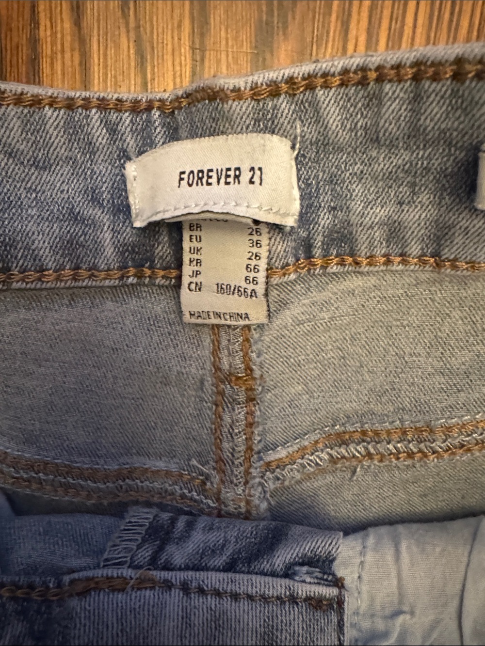 🤪🤪 FOREVER 21 Light Wash Wide Leg Jeans - Picture 2 of 5